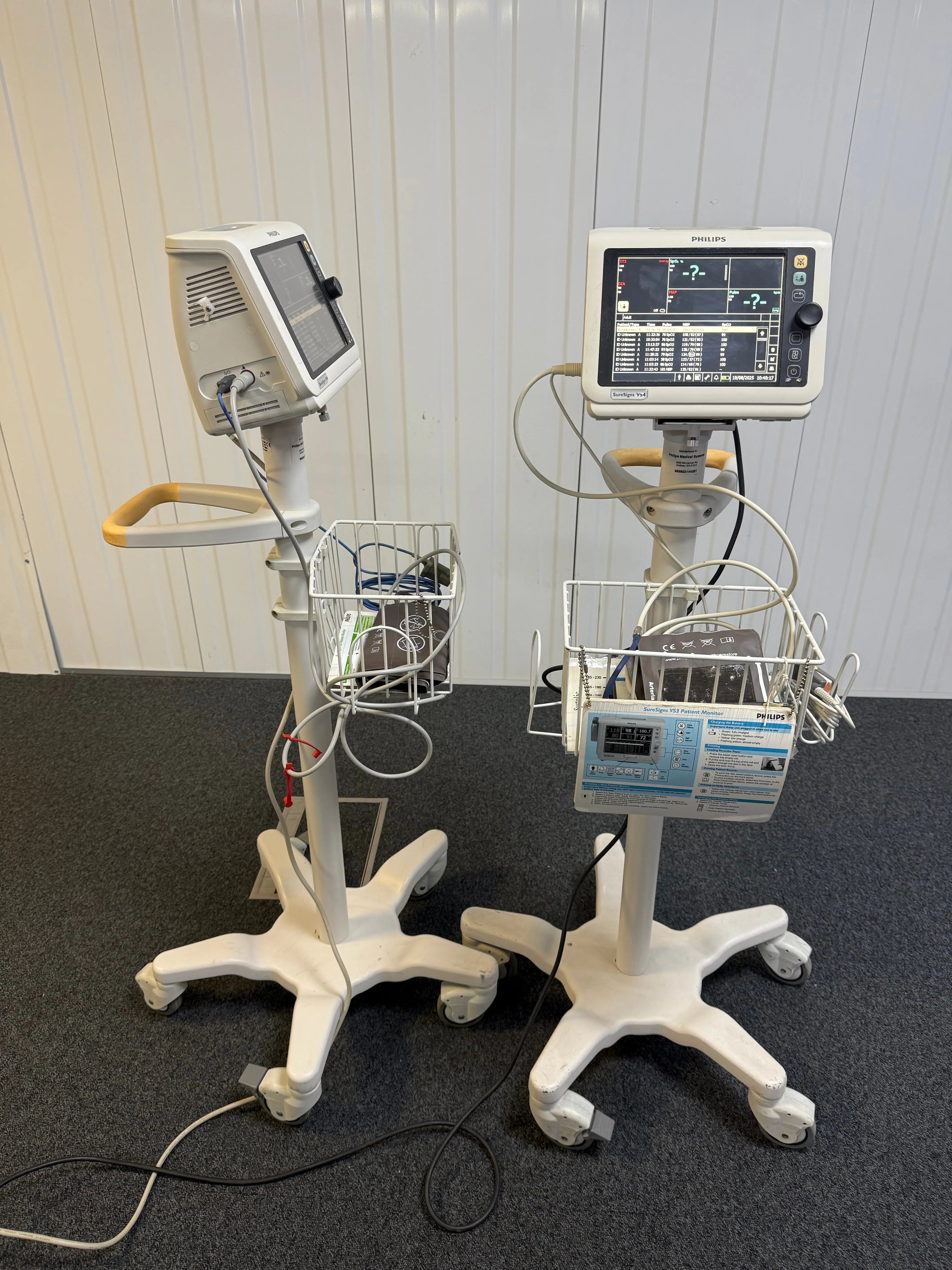 Philips SureSigns VM4 Patient Monitor with ECG, SPO2 & NIBP Cables on Rollstand Philips