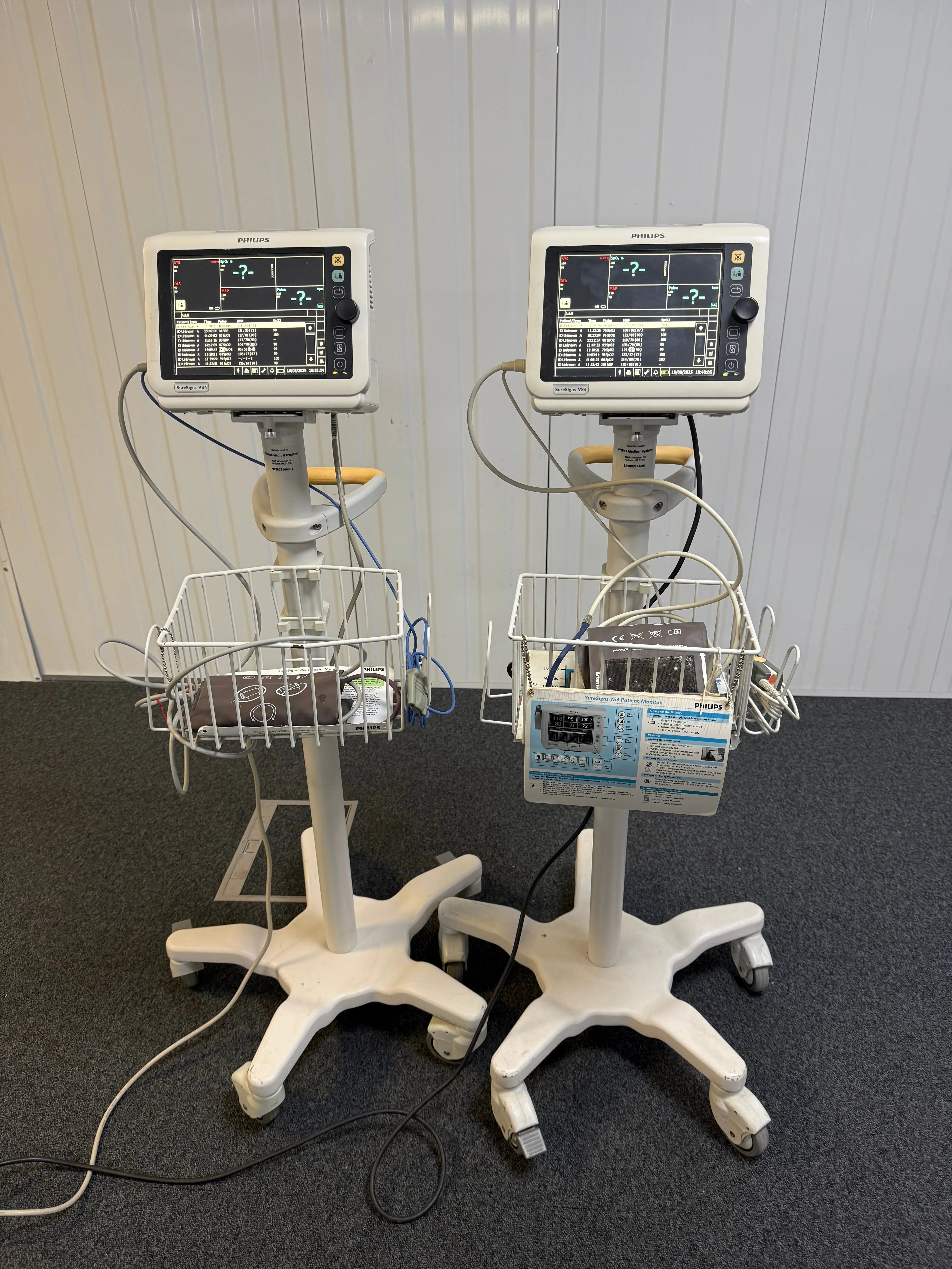 Philips SureSigns VM4 Patient Monitor with ECG, SPO2 & NIBP Cables on Rollstand Philips