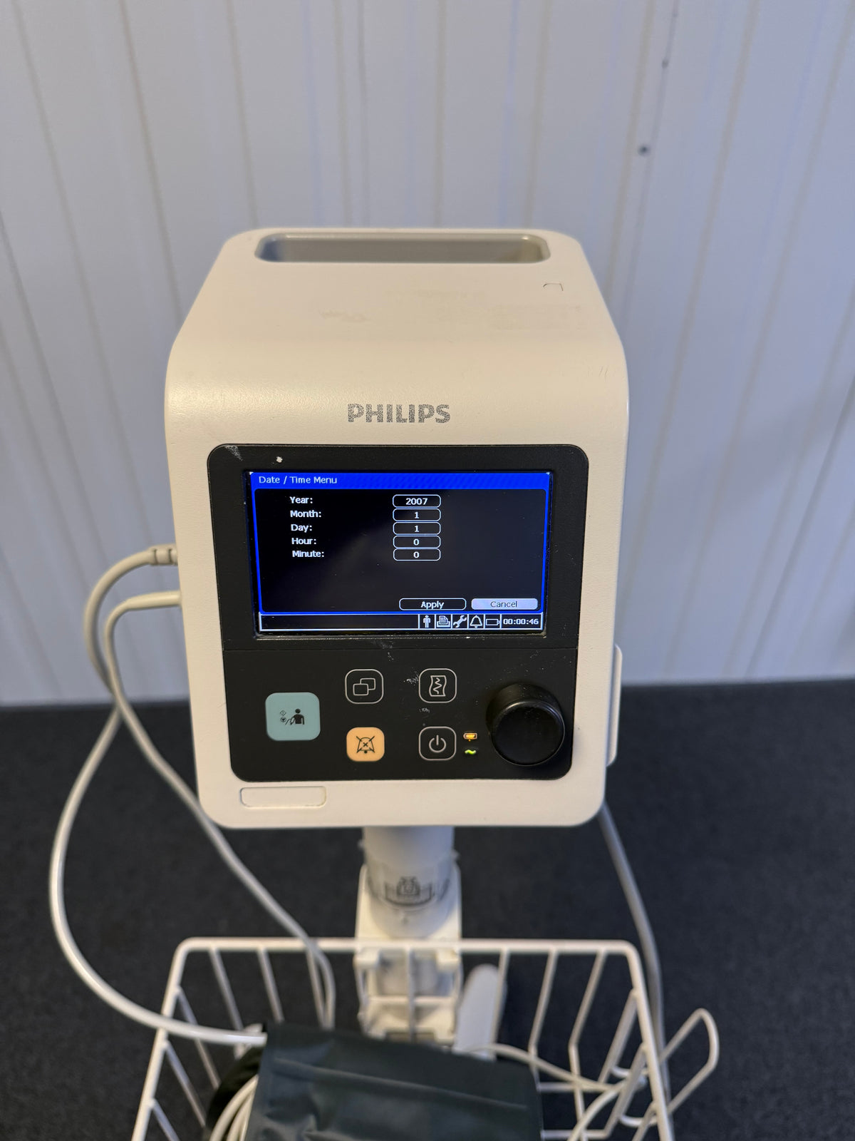 Front view of Philips VS2+ monitor with colour display