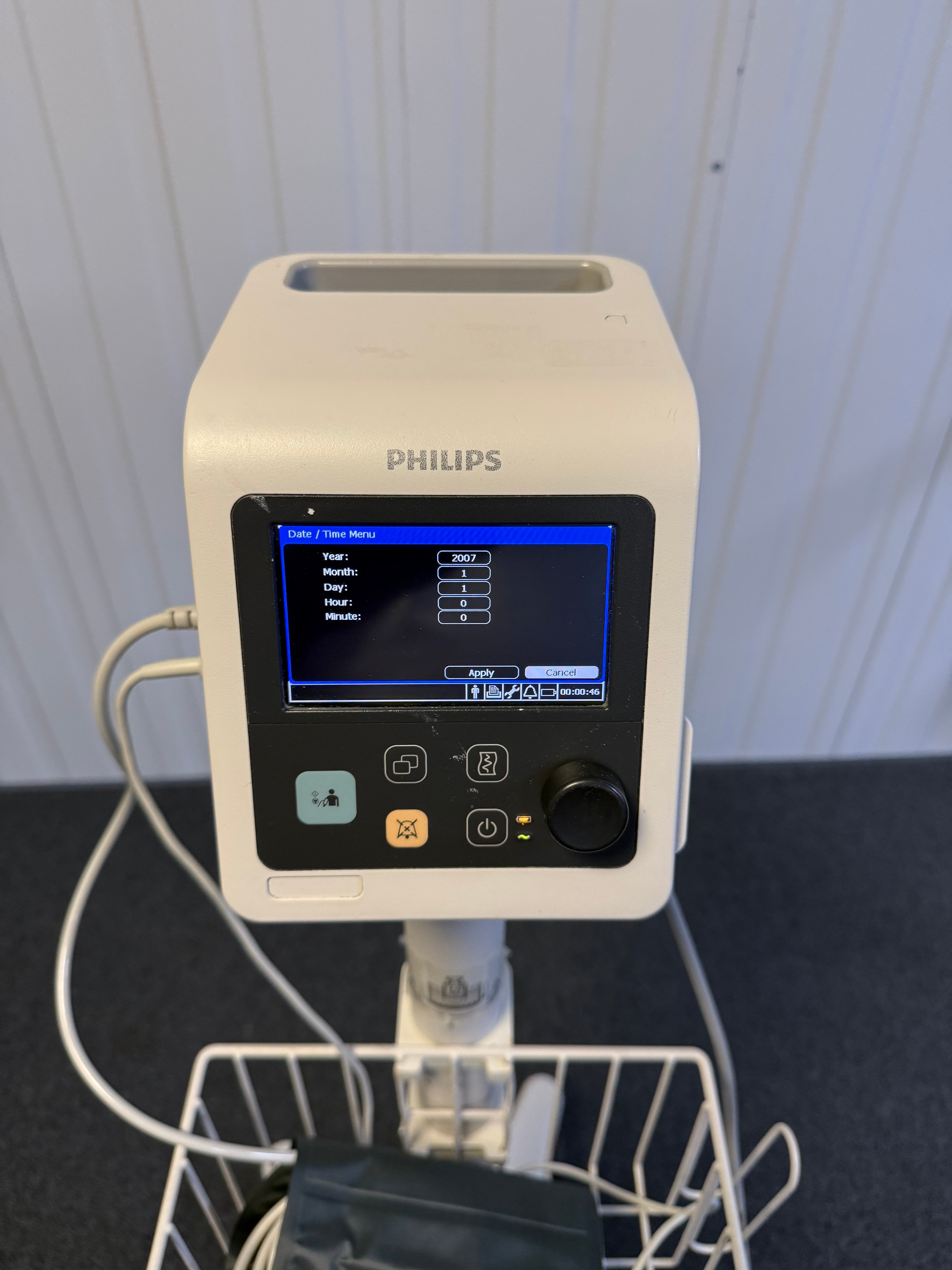 Front view of Philips VS2+ monitor with colour display