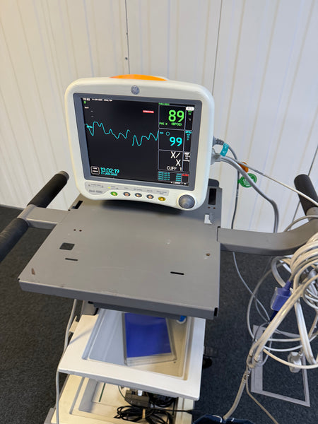 GE Dash 4000 monitor with advanced vital sign monitoring features