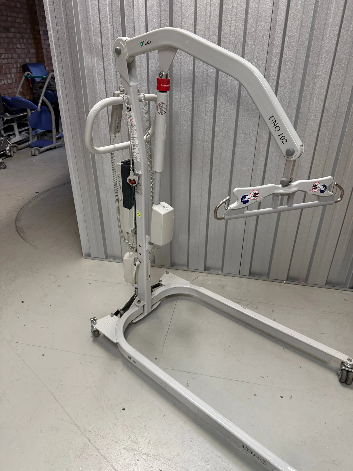 Liko Uno 102 mobile lift with 175kg weight capacity