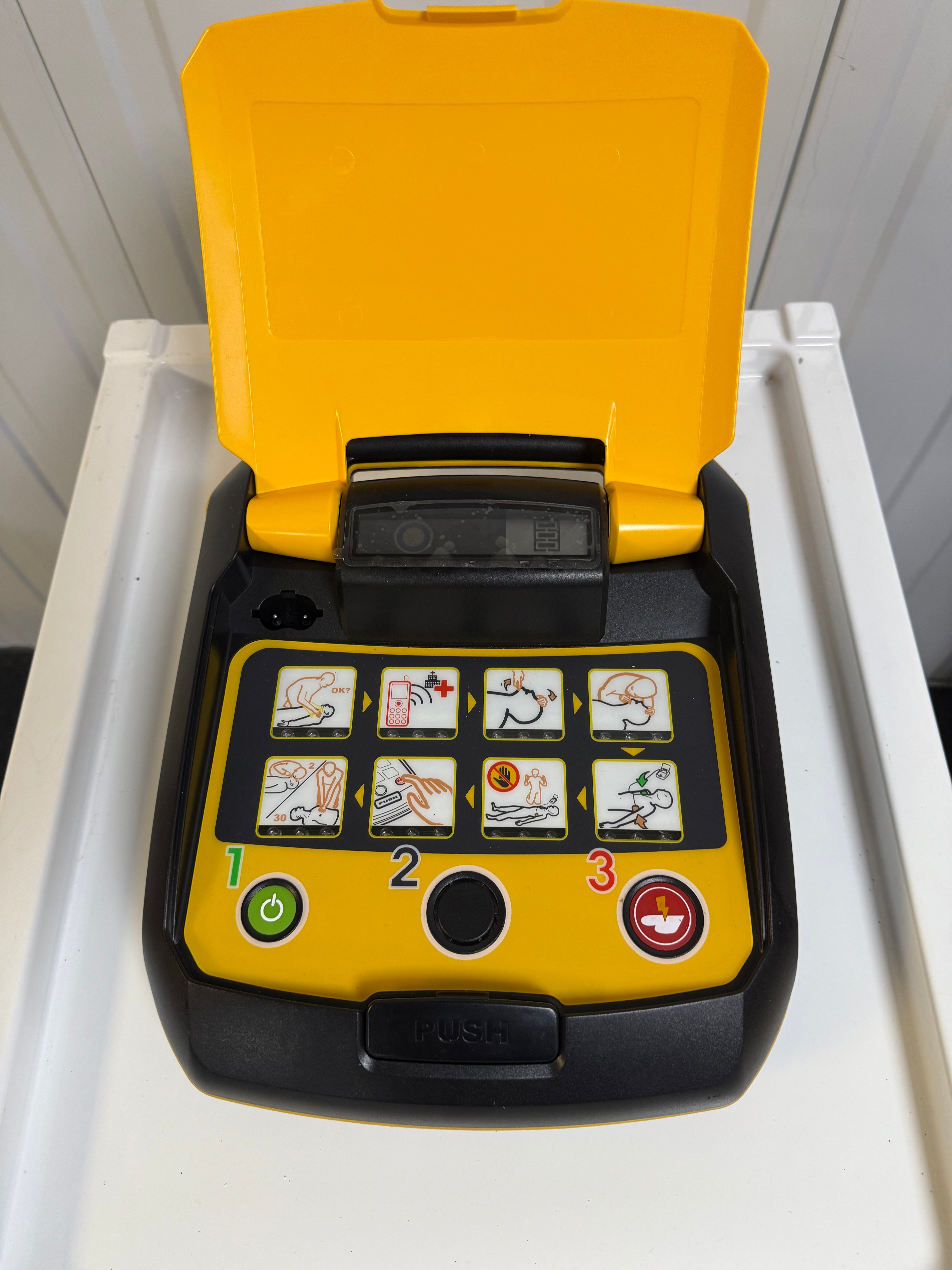 Mediana HeartOn A10 AED defibrillator with carry case