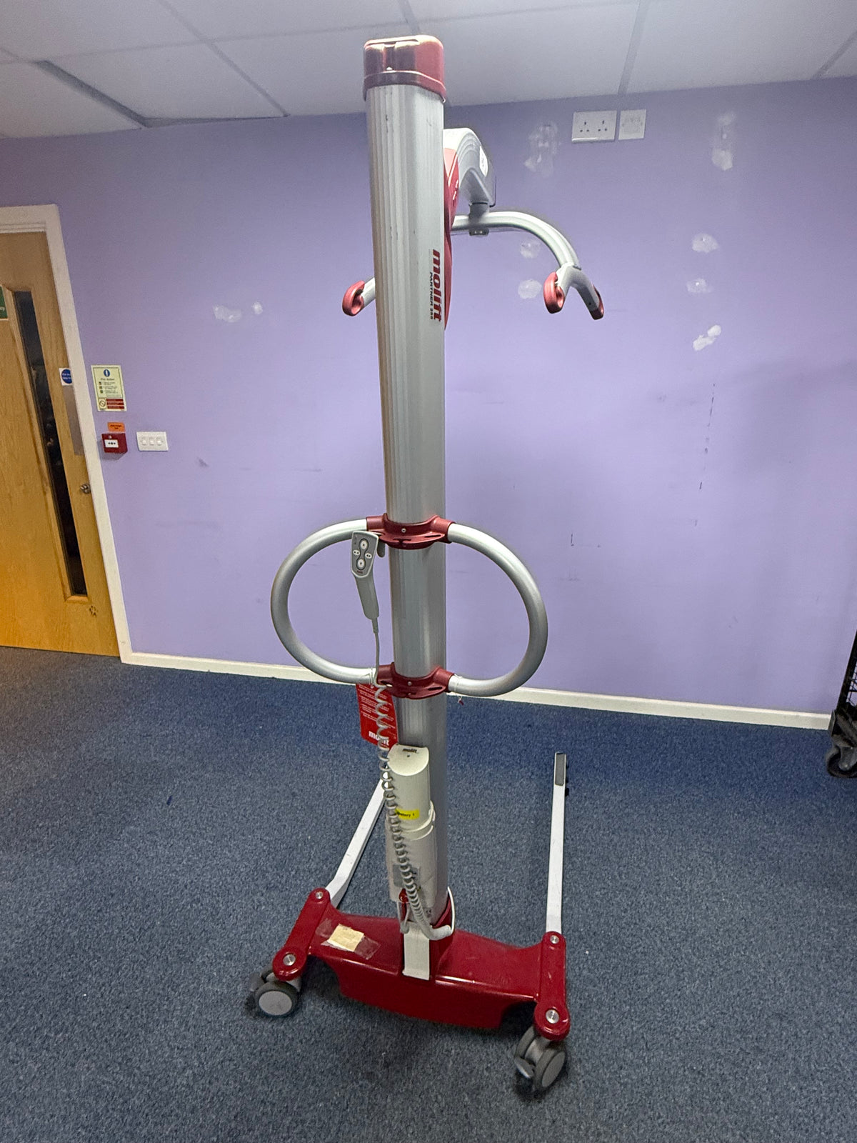 Molift Partner 255 hoist with wired hand controller