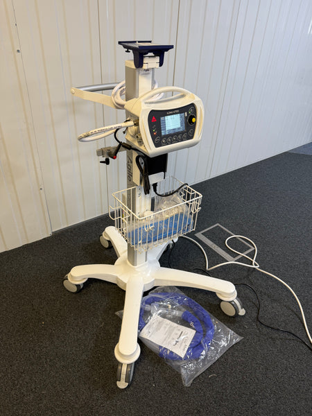 O-Two transport ventilator with oxygen supply connection