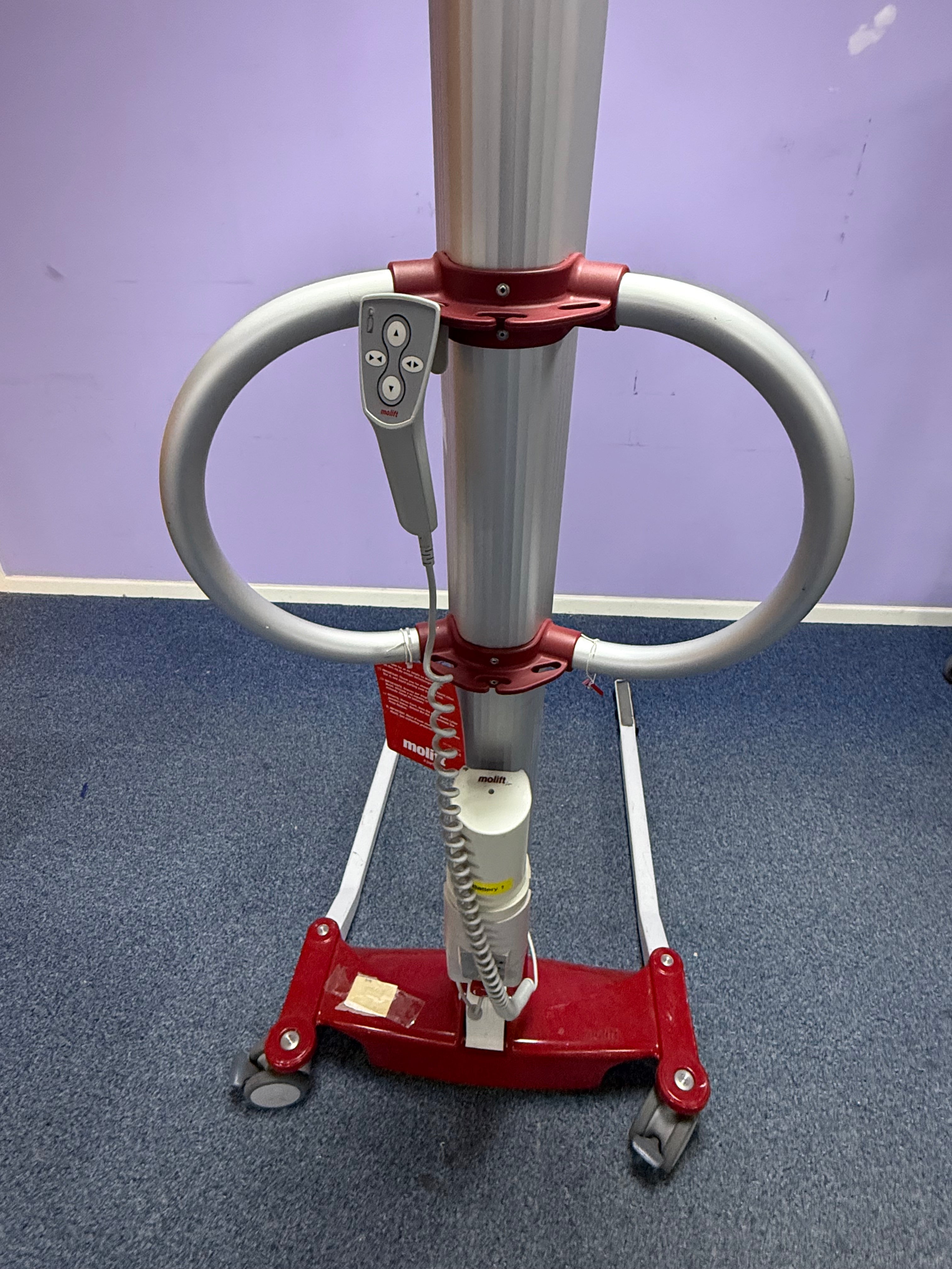 Side view of Molift Partner 255 patient hoist