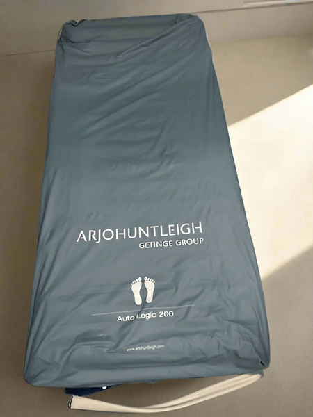 Arjo AutoLogic Inflatable Mattress & Pump - SelfiMed UK