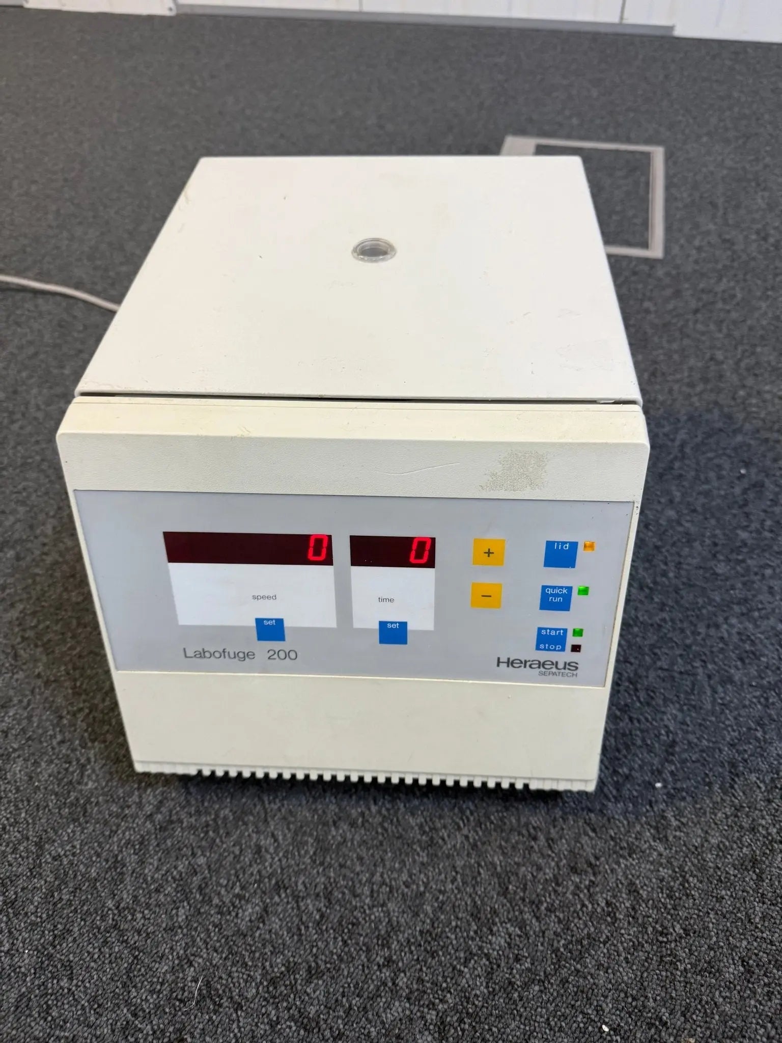 Heraeus Labofuge 200 Centrifuge - SelfiMed UK