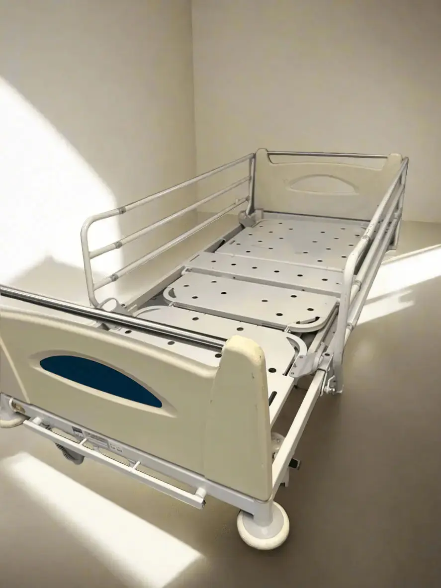 Huntleigh Contoura 480 Electric Hospital Bed with Arjo Pentaflex Mattress - SelfiMed UK