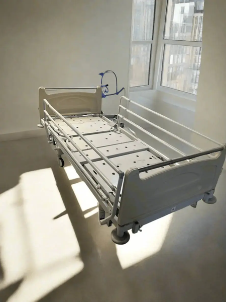 Huntleigh Contoura 480 Electric Hospital Bed with Arjo Pentaflex Mattress - SelfiMed UK