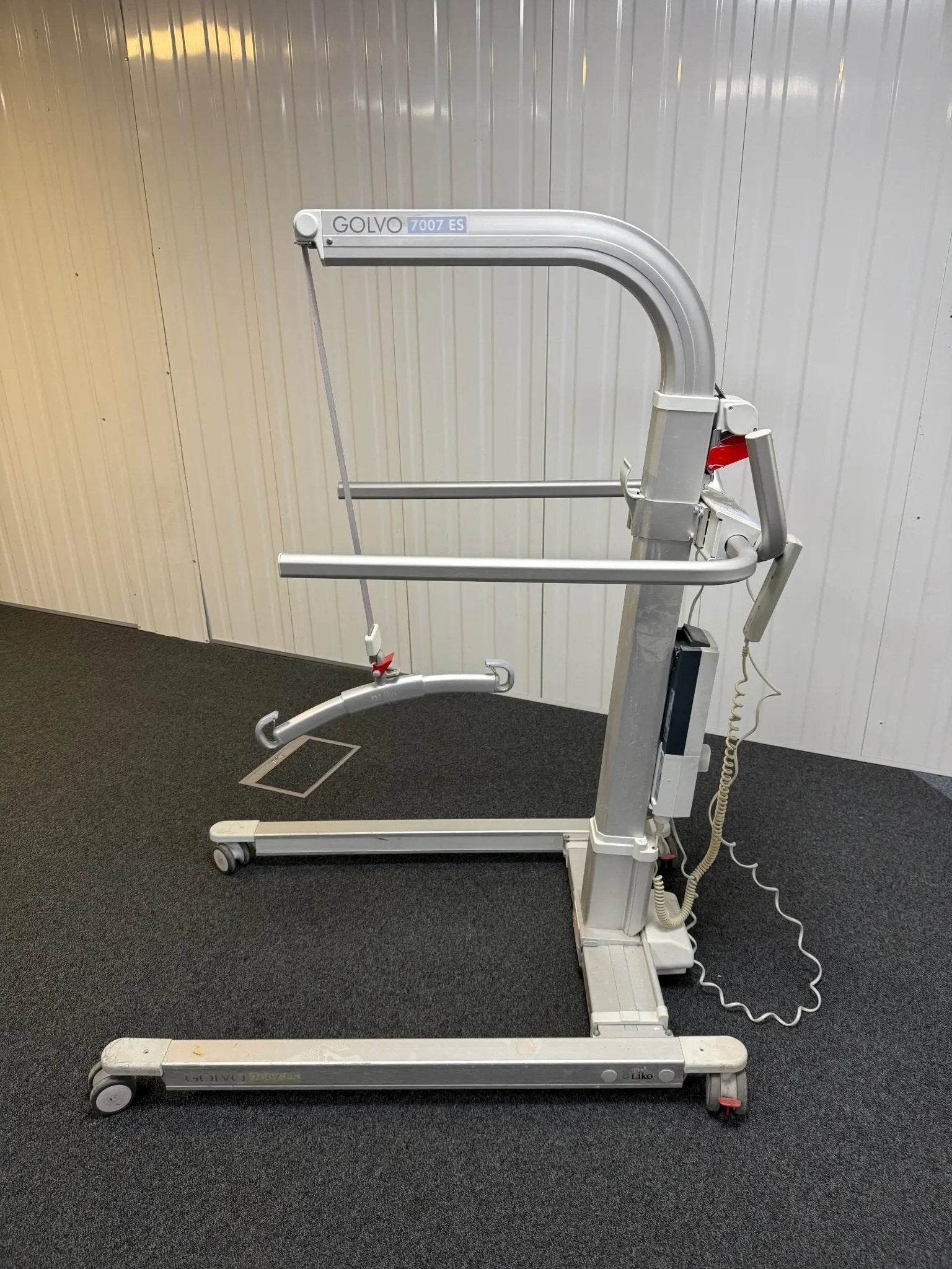 Liko Golvo 7007 ES Patient Hoist with Battery and Remote Control - SelfiMed UK