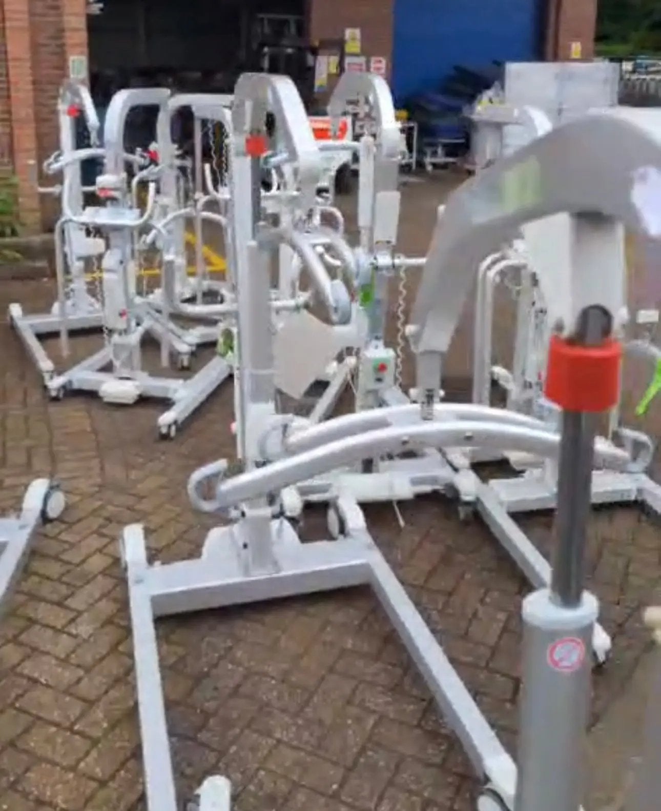 Liko Viking L Patient Hoist with Battery and Remote Control - SelfiMed UK