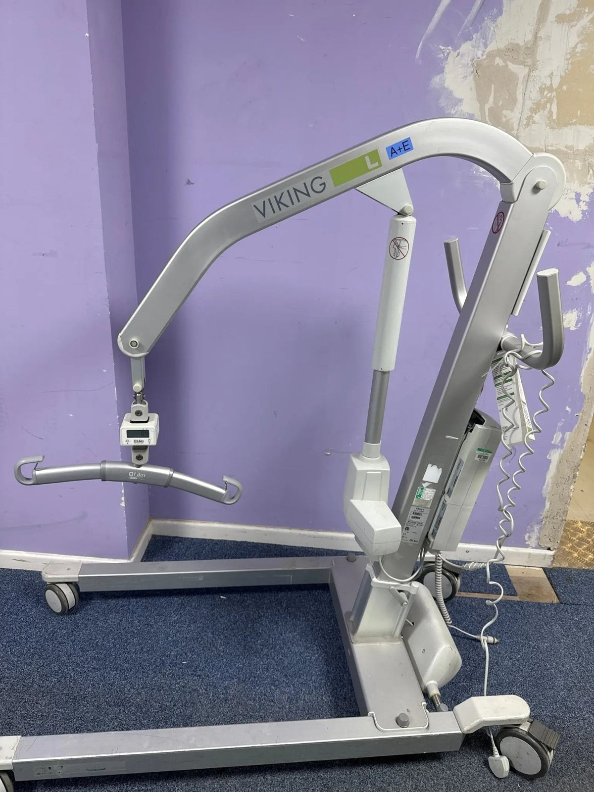 Liko Viking L Patient Hoist with Battery and Remote Control - SelfiMed UK