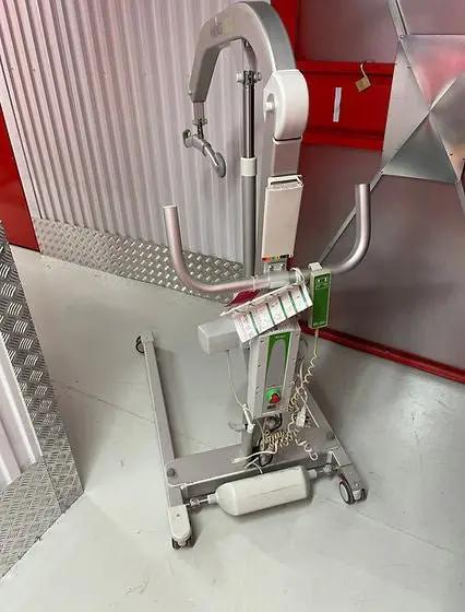 Liko Viking M Patient Hoist with Battery and Remote Control - SelfiMed UK