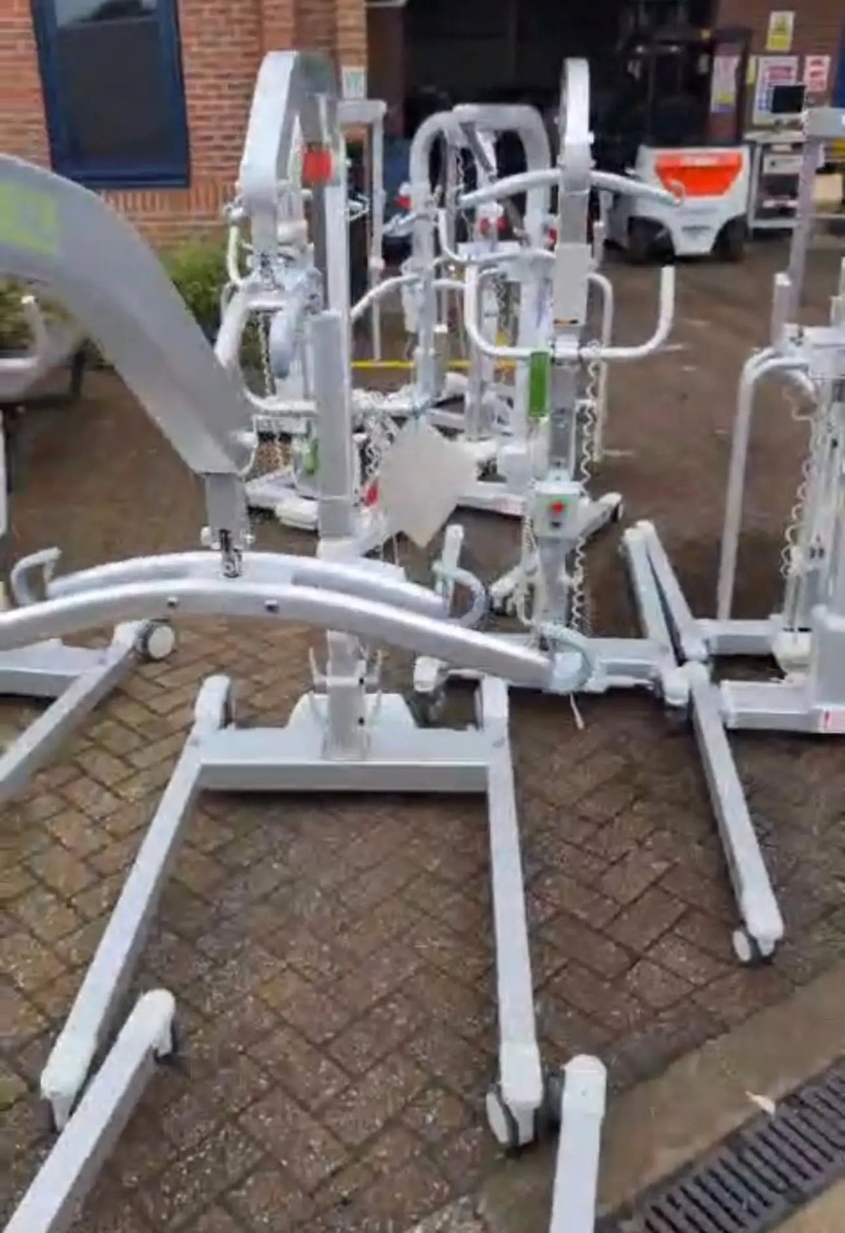 Liko Viking M Patient Hoist with Battery and Remote Control - SelfiMed UK