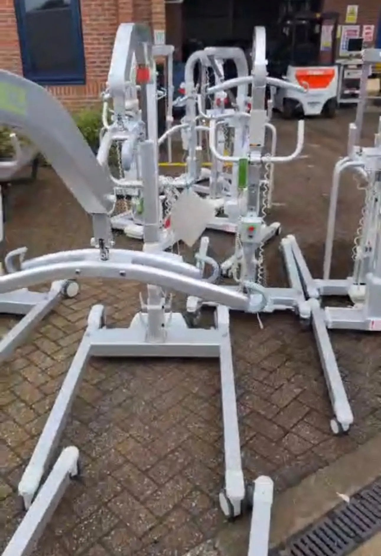 Liko Viking M Patient Hoist with Battery and Remote Control - SelfiMed UK