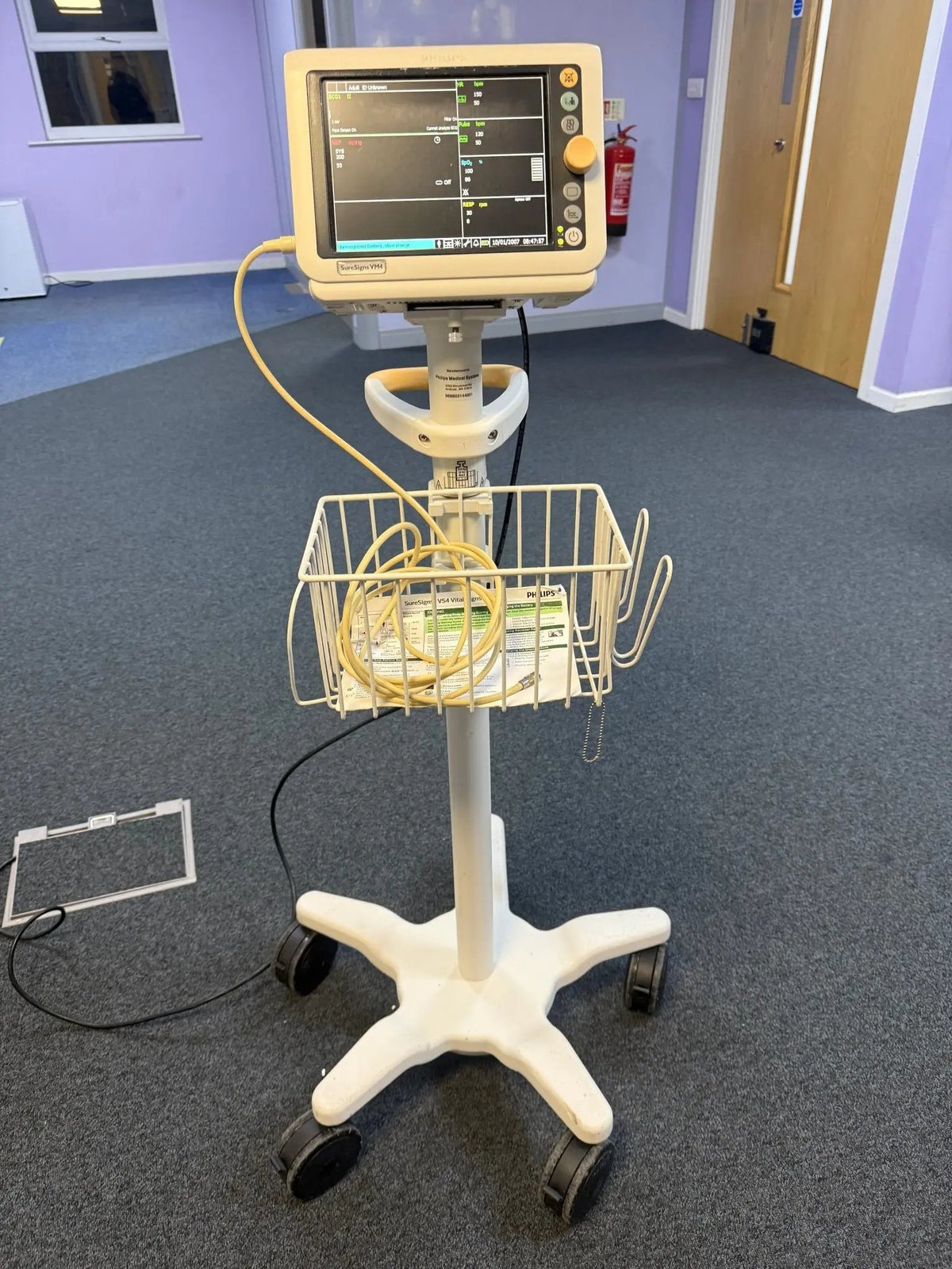 Philips SureSigns VM4 Patient Monitor on Rollstand - SelfiMed UK