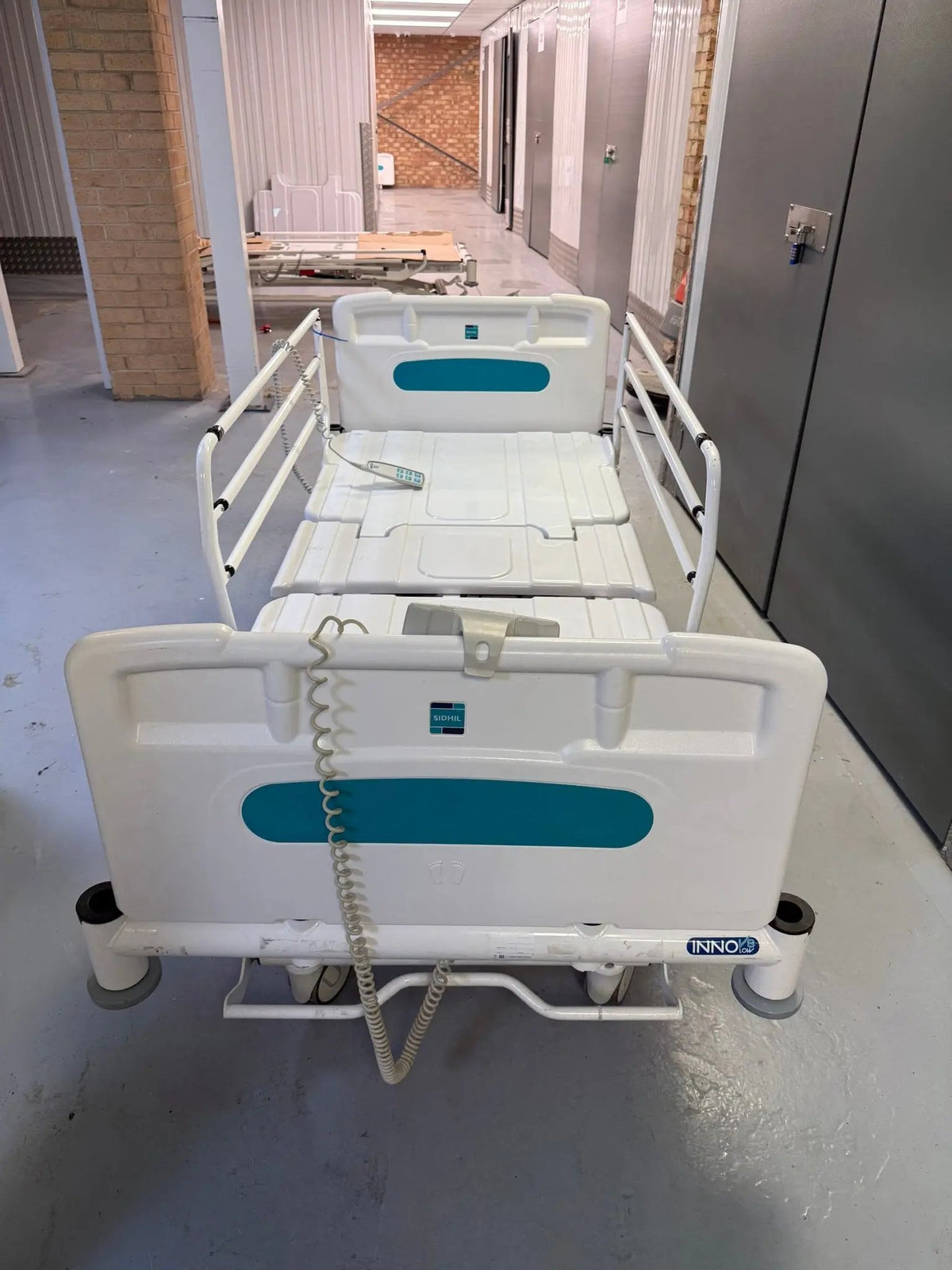 Sidhil Innov8 Low Level Bed with Hospital Bed Mattress - SelfiMed UK