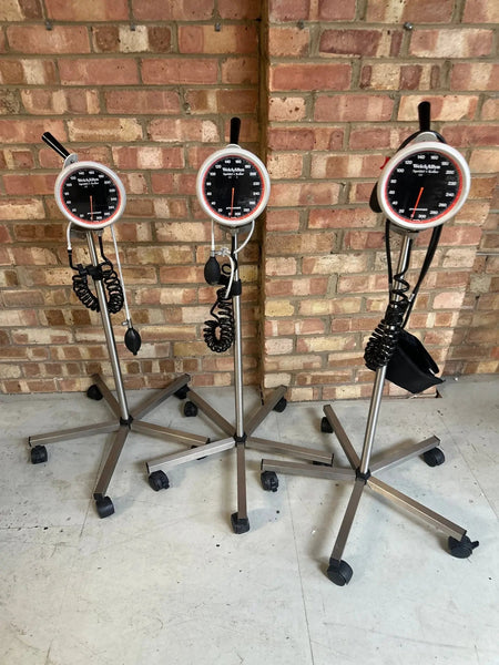 Welch Allyn Maxi - Stabil 3 Sphygmomanometer with Mobile Stand - SelfiMed UK