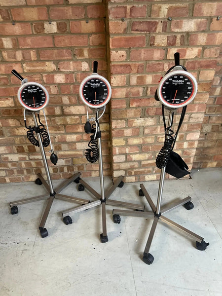 Welch Allyn Maxi - Stabil 3 Sphygmomanometer with Mobile Stand - SelfiMed UK
