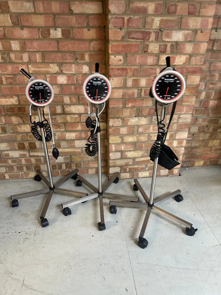Welch Allyn Maxi - Stabil 3 Sphygmomanometer with Mobile Stand - SelfiMed UK