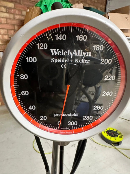 Welch Allyn Maxi - Stabil 3 Sphygmomanometer with Mobile Stand - SelfiMed UK
