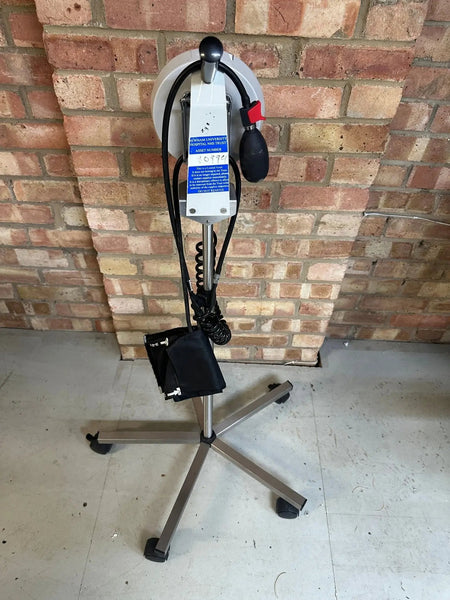 Welch Allyn Maxi - Stabil 3 Sphygmomanometer with Mobile Stand - SelfiMed UK