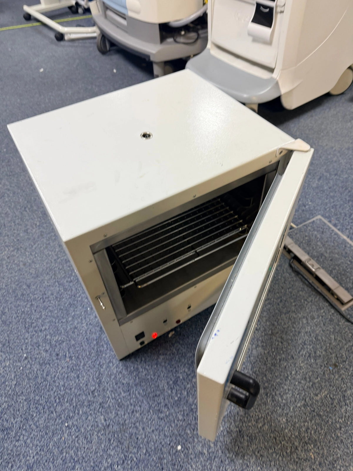 Genlab Bracco 30 Incubator - SelfiMed UK