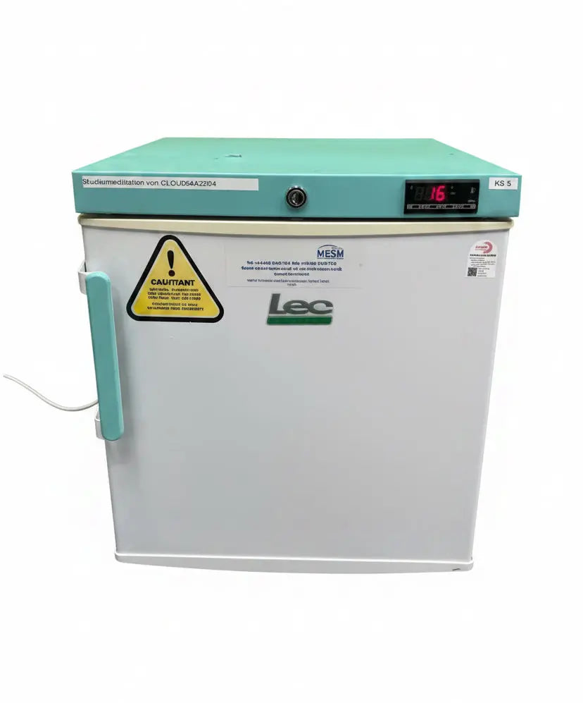 Lec Medical PE109CEU Fridge medical fridge SelfiMed UK