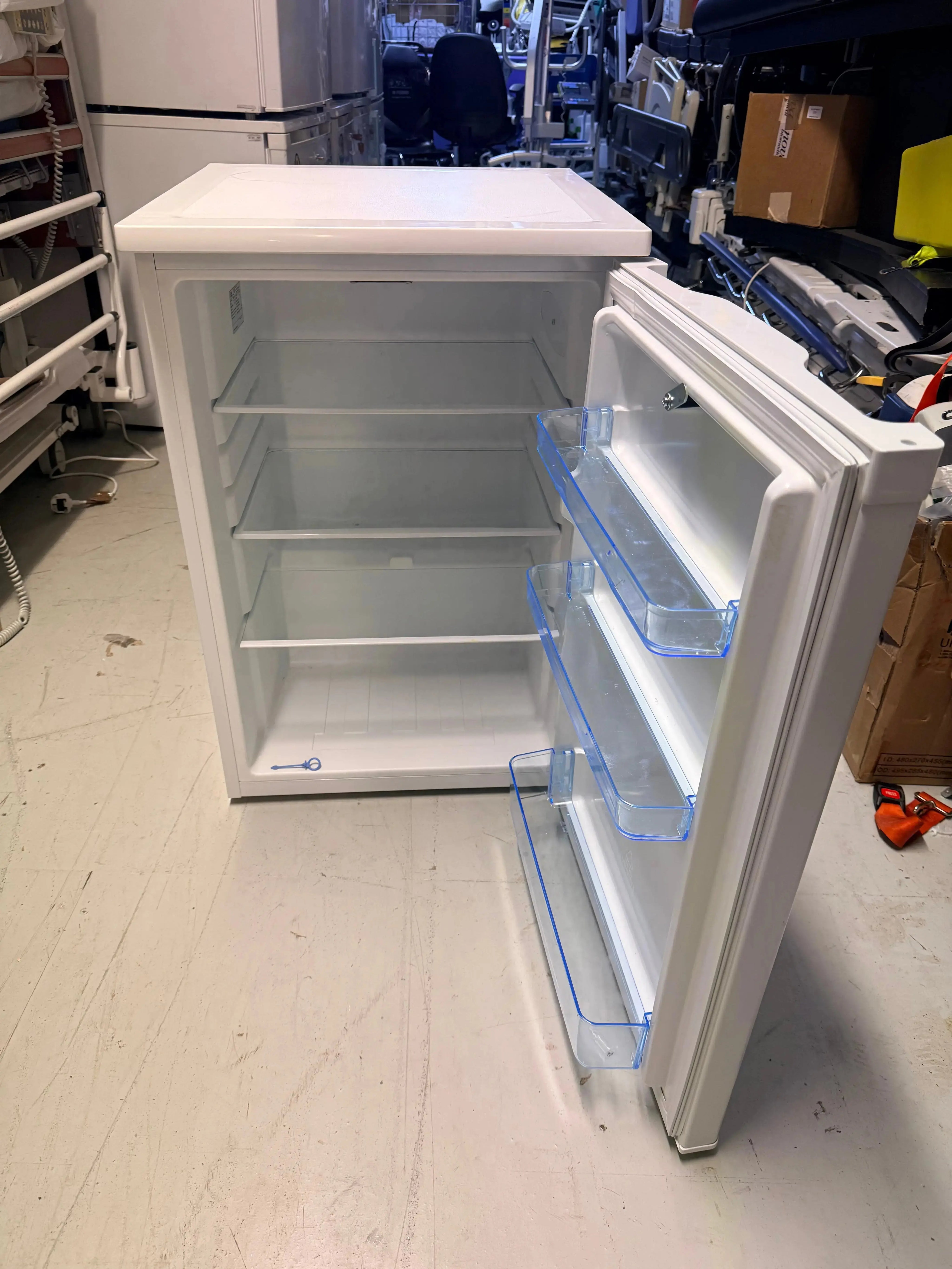 Lec Medical LR111 Pharmacy Fridge SelfiMed UK