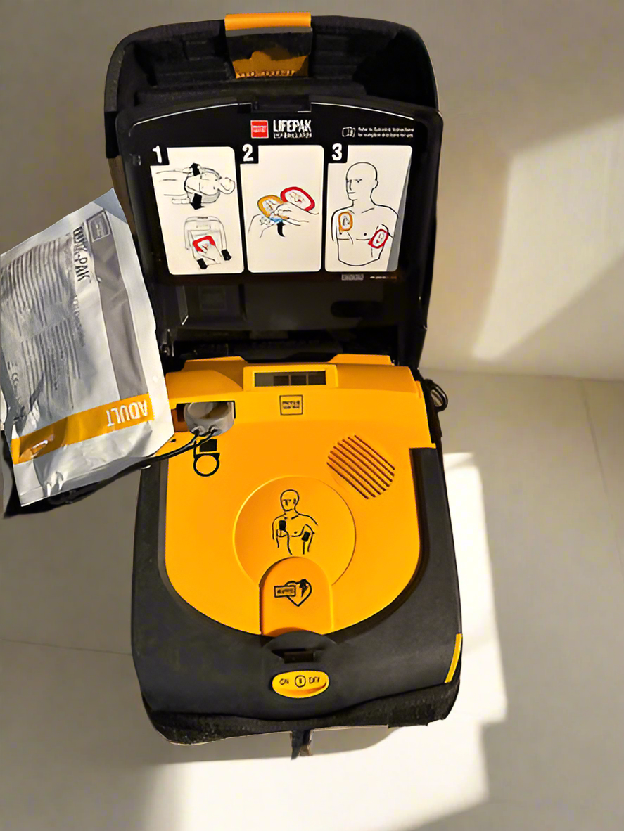 Physio Control Lifepak CR Plus Defibrillator with Battery & Carry Case