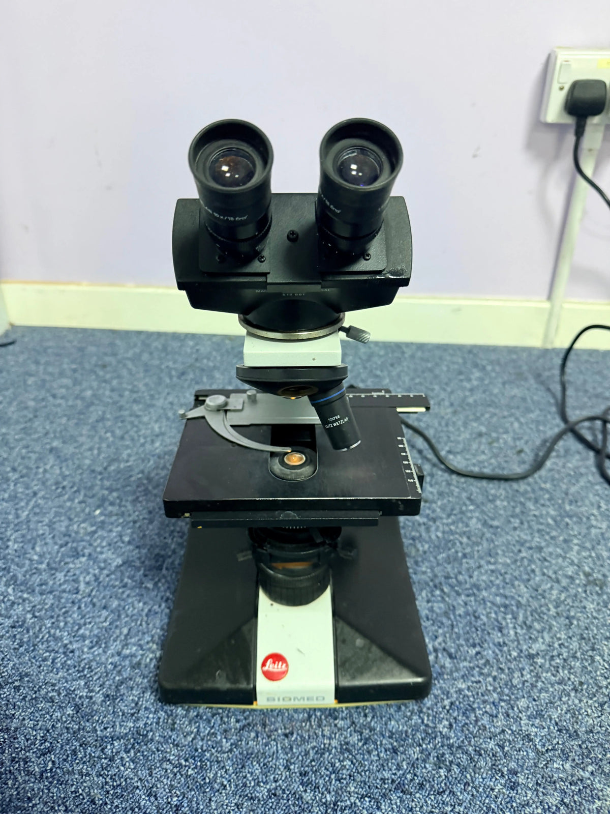 Biomed Leitz Type 020-507.010 Microscope with Accessories SelfiMed UK