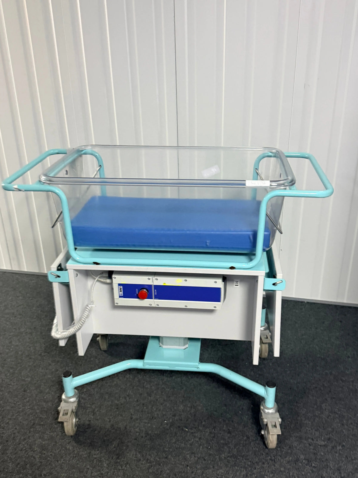 Bristol Maid Electric Baby Cot with Controller, Battery and Mattress - SelfiMed UK