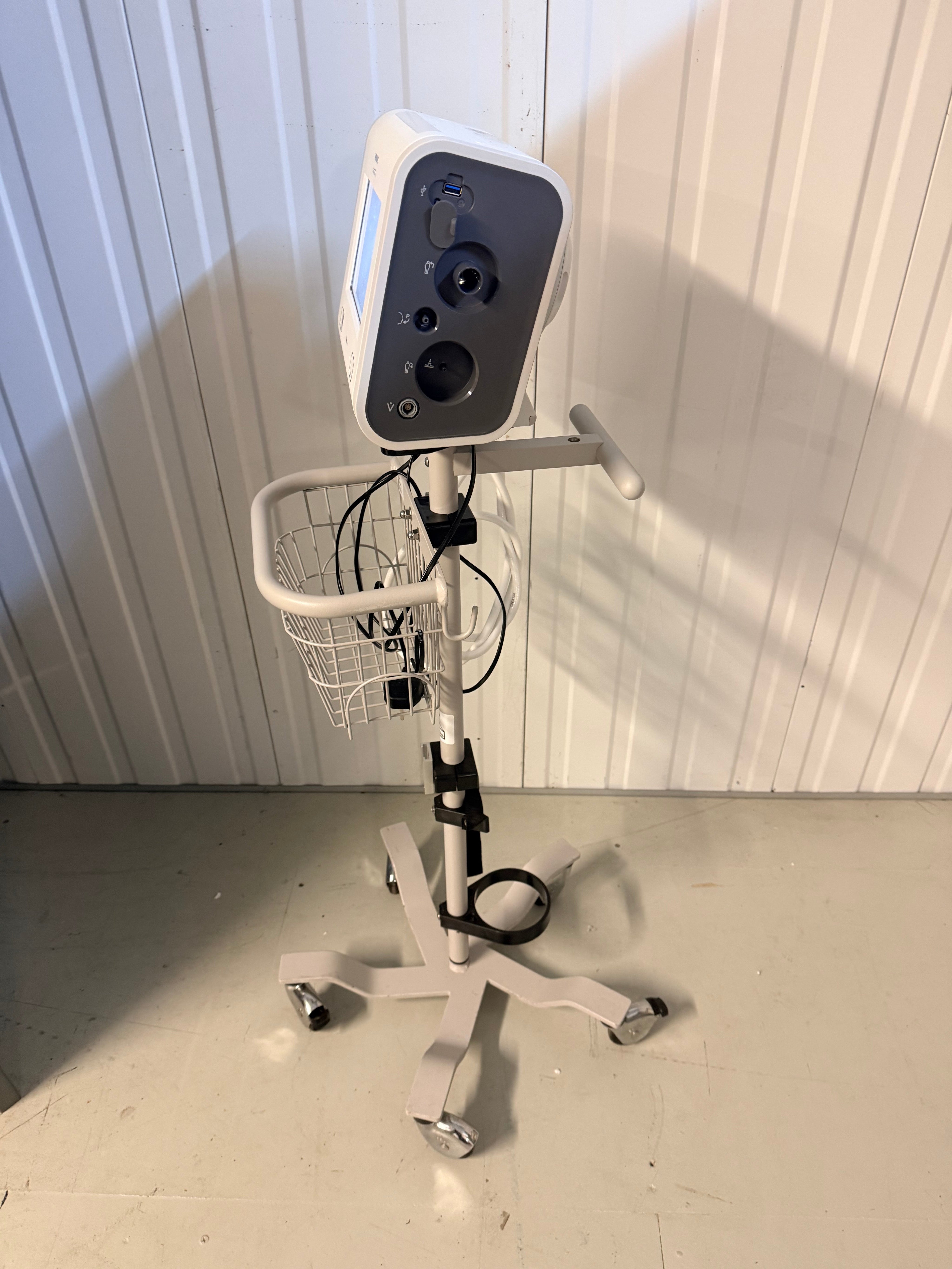 Philips Trilogy Evo Portable hospital-to-home ventilator (Mfd. 2020) Software version 1.06.10.00 SelfiMed UK