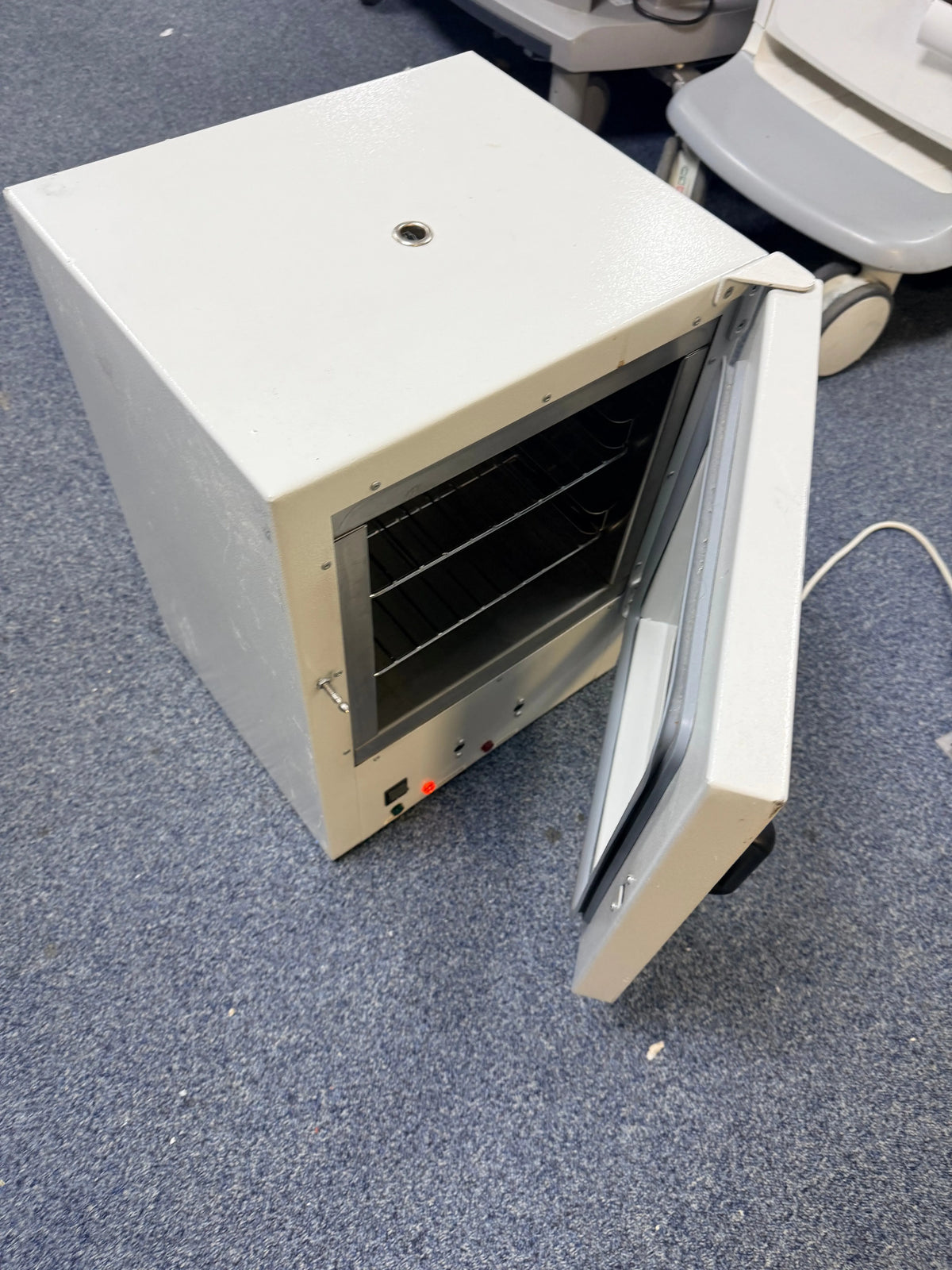 Genlab Bracco 30 Incubator - SelfiMed UK