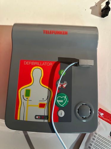 Telefunken DT-10BP Defibrillator with Bag