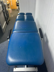 Plinth 2000 Tilting Divided Podiatry Chair - SelfiMed UK