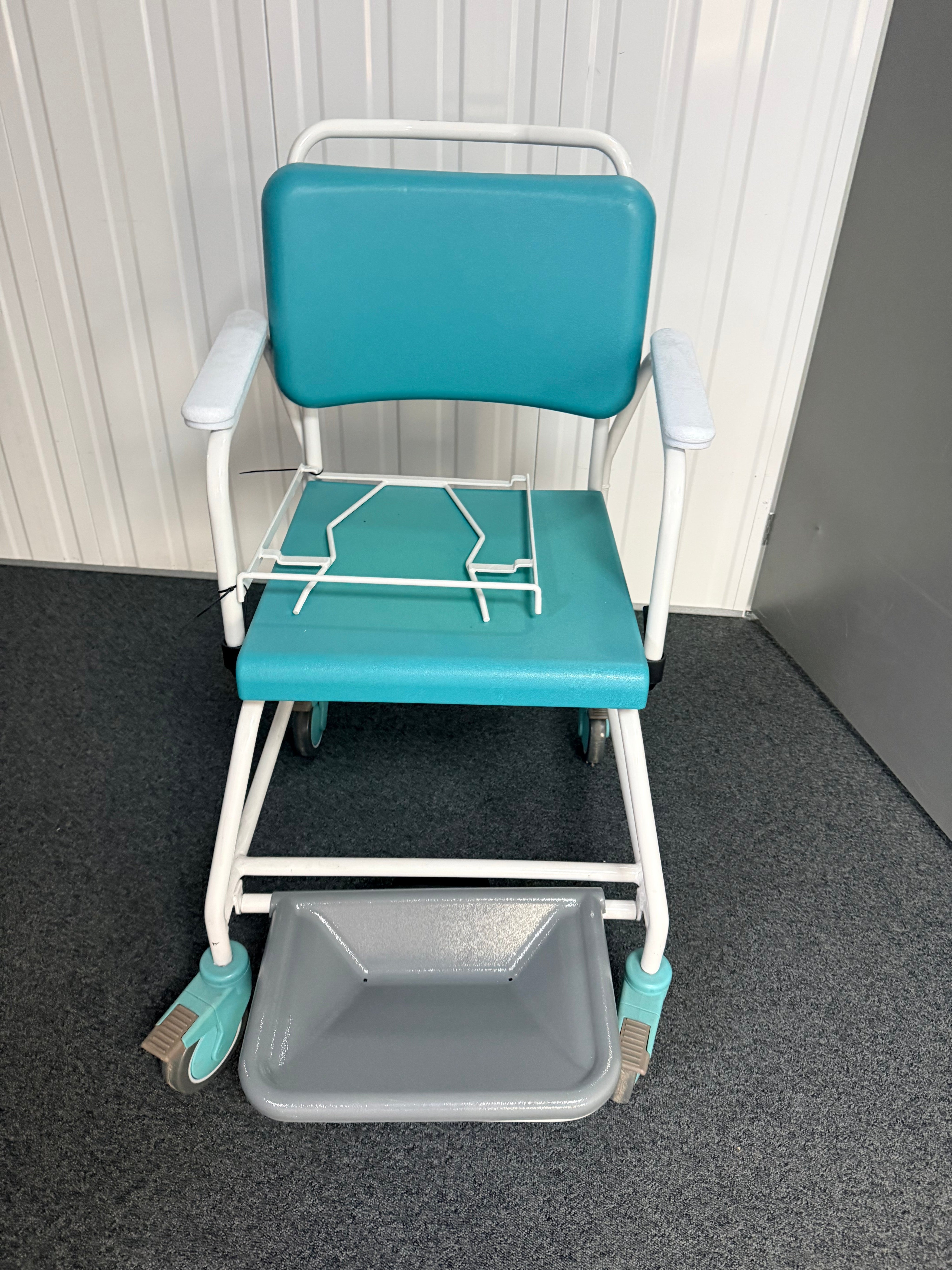 Vernachair All-in-One Commode, Sani and Shower Chair SelfiMed UK