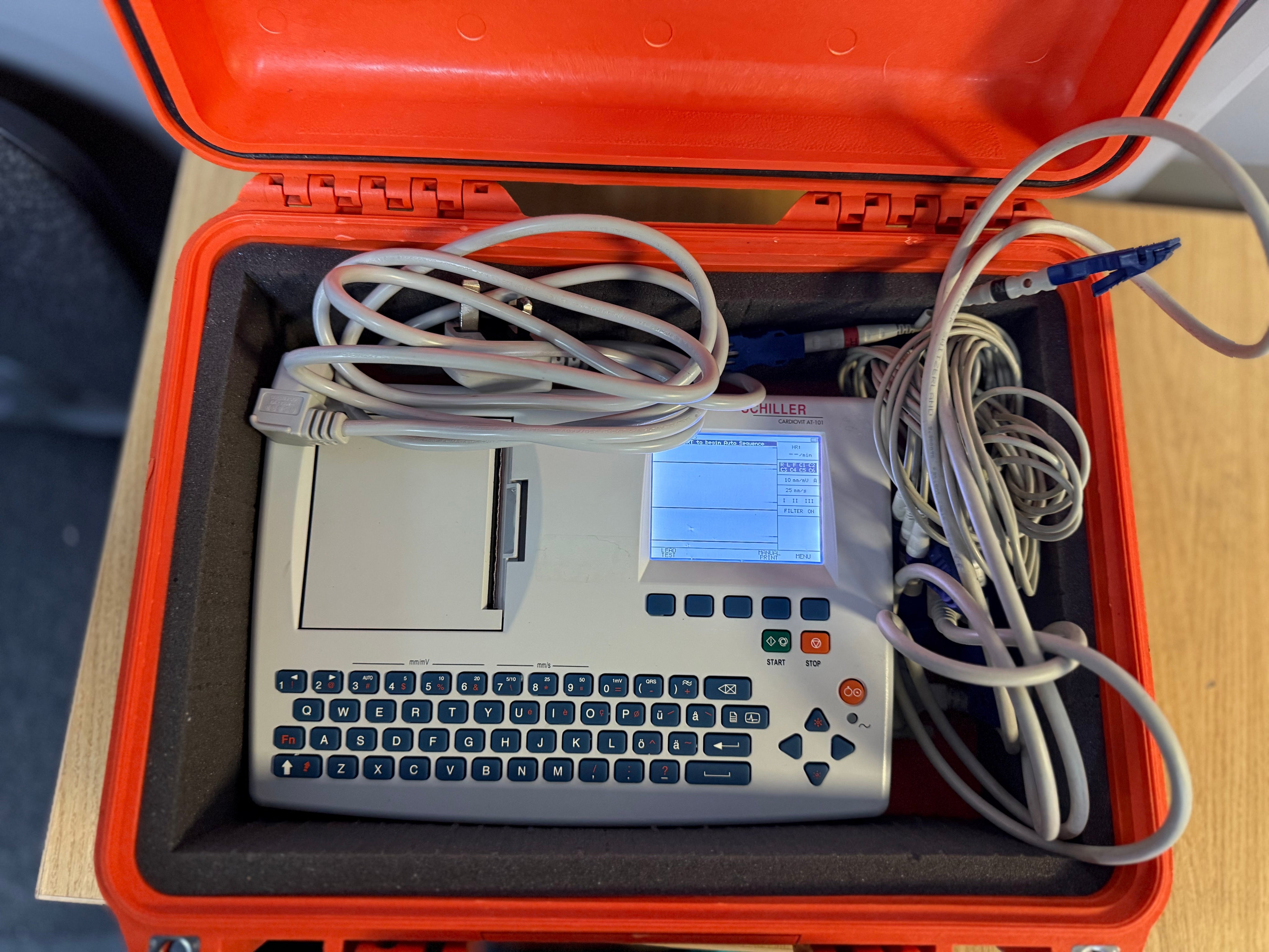 AT-101 ECG system packed with accessories in transport case