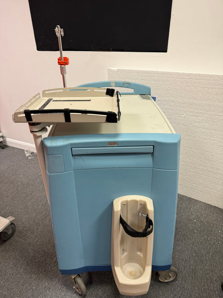 Artromick Avalo crash cart with cardiac board, oxygen holder and side work shelf