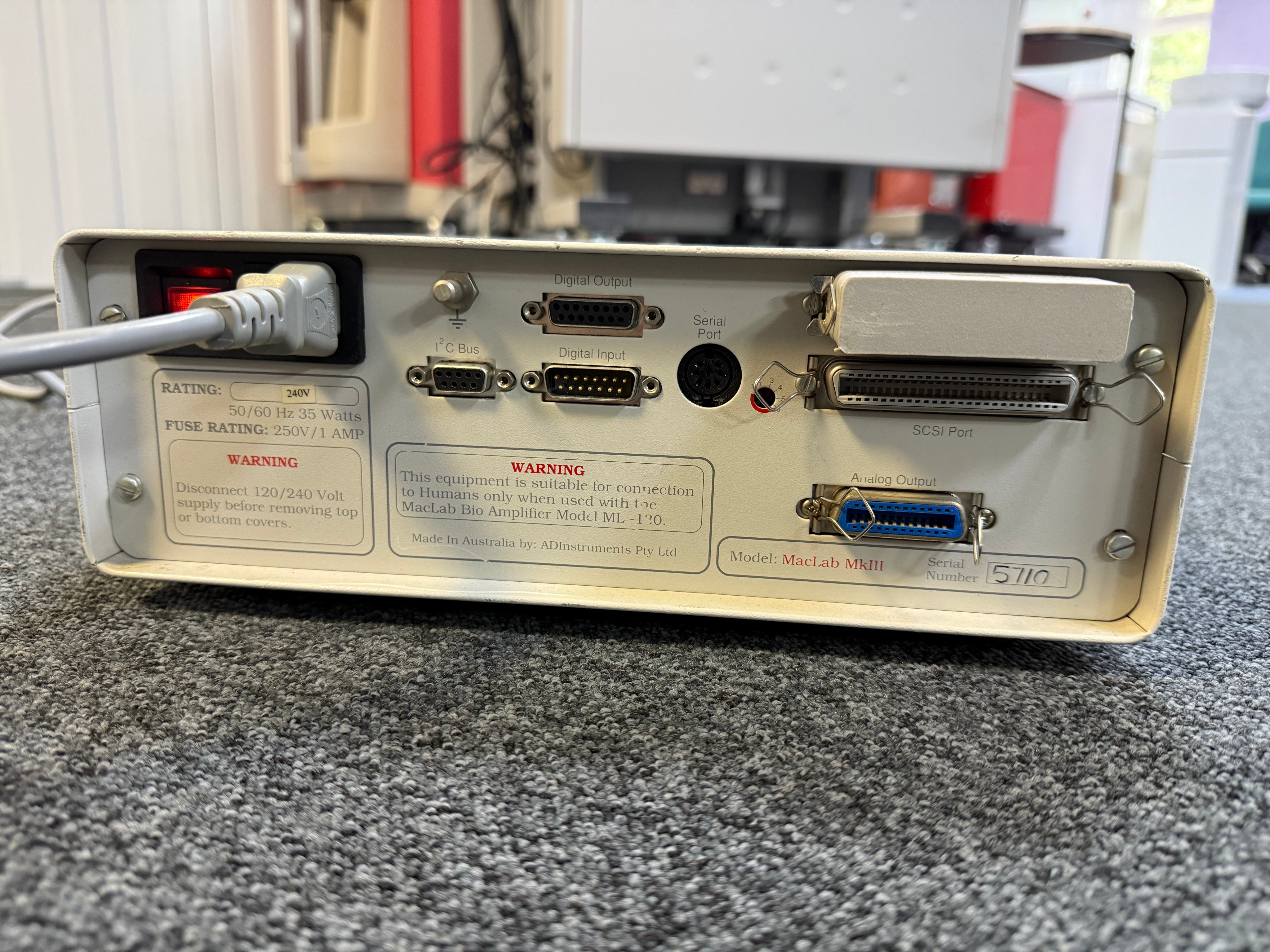 Back view of MacLab/4e with BNC trigger and channel ports