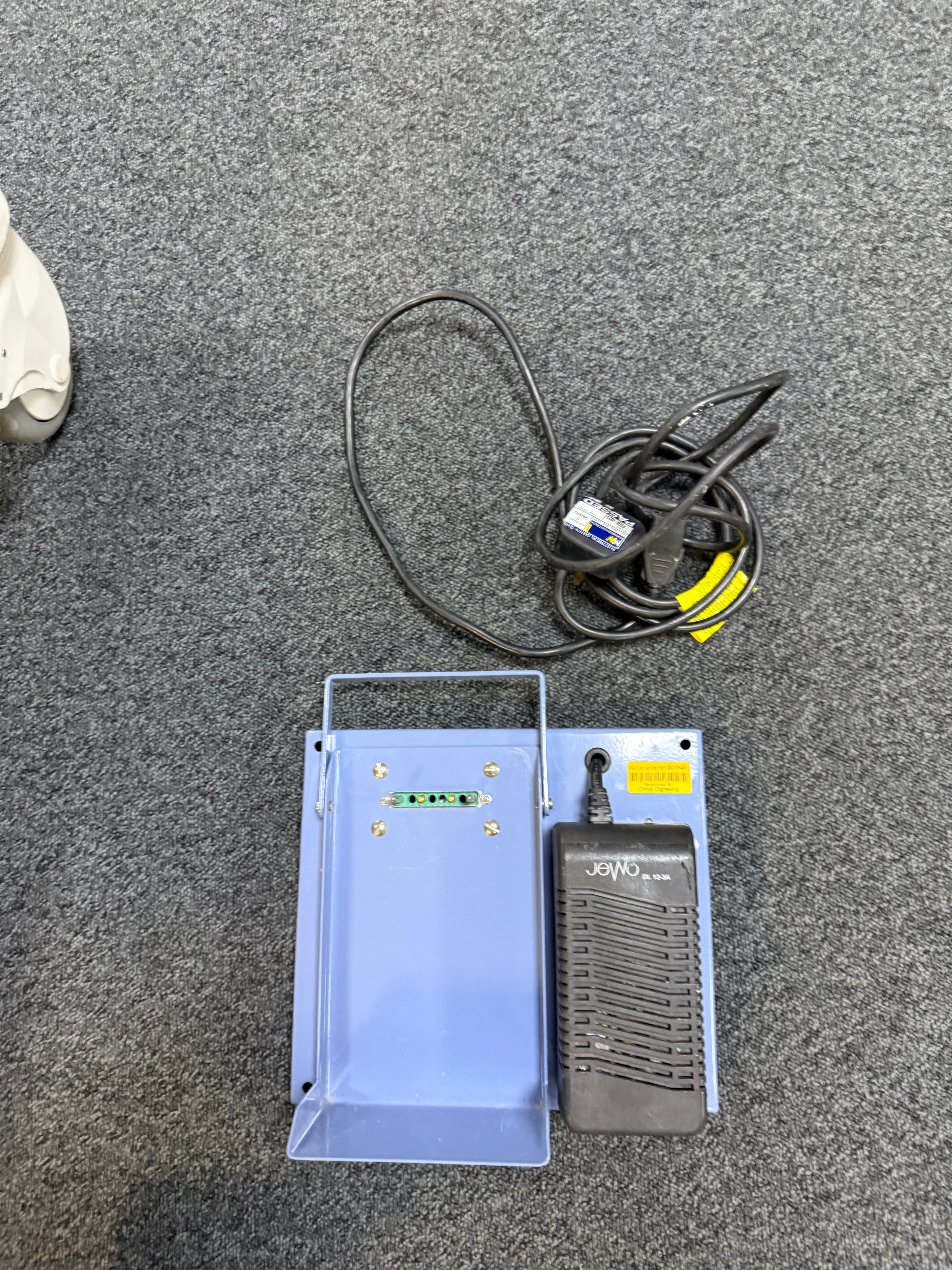 Battery charger of George Kramer Hektor Chair Lifter