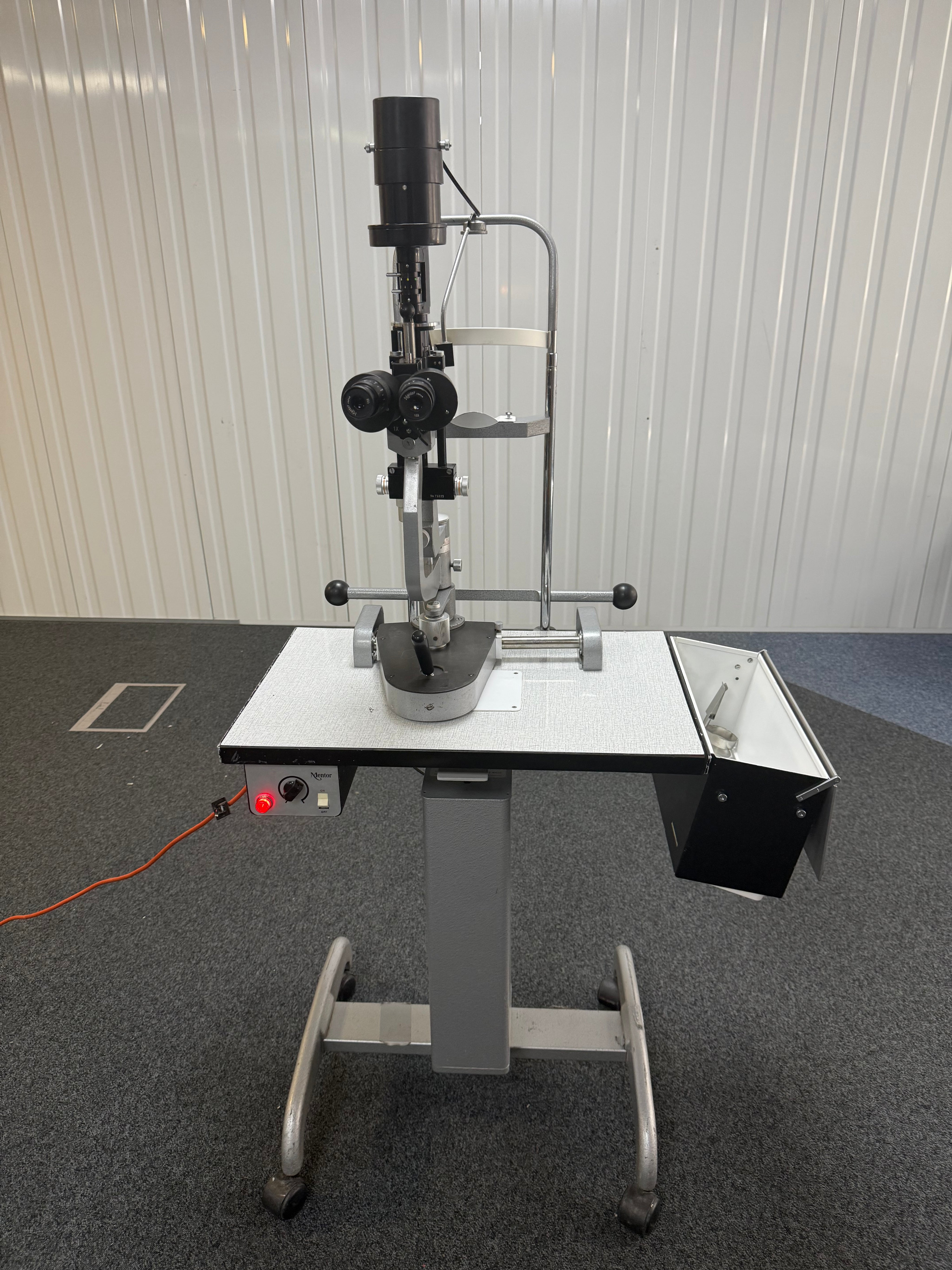 Binocular optics system of Mentor slit lamp biomicroscope