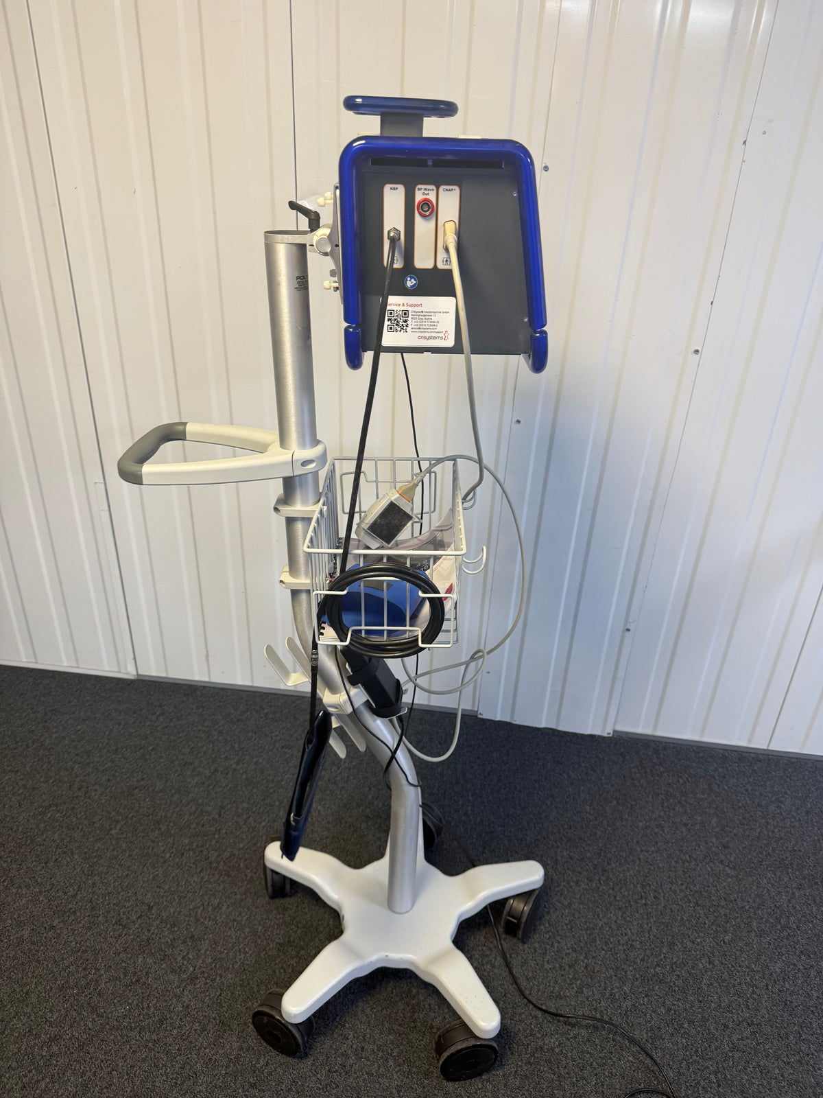 CNAP 500 v5.2.14 blood pressure monitoring device