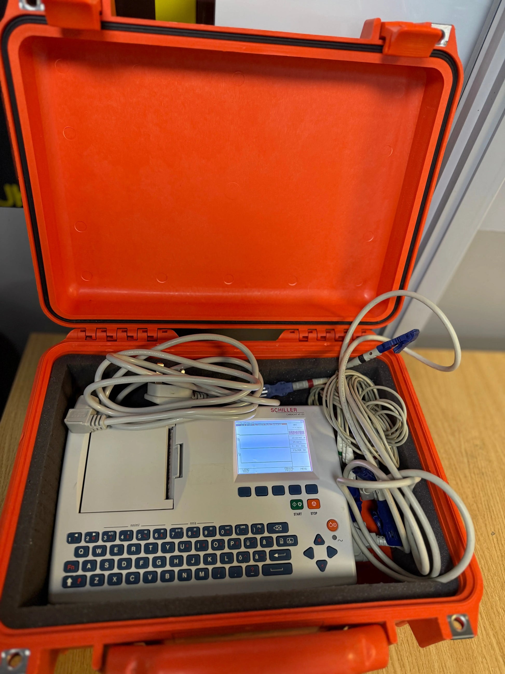 Schiller Cardiovit AT-101 ECG Machine with 10 Lead ECG Leads – SelfiMed UK