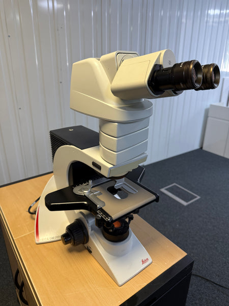 Complete Leica DM2000 LED microscope package with brightfield and phase contrast optics