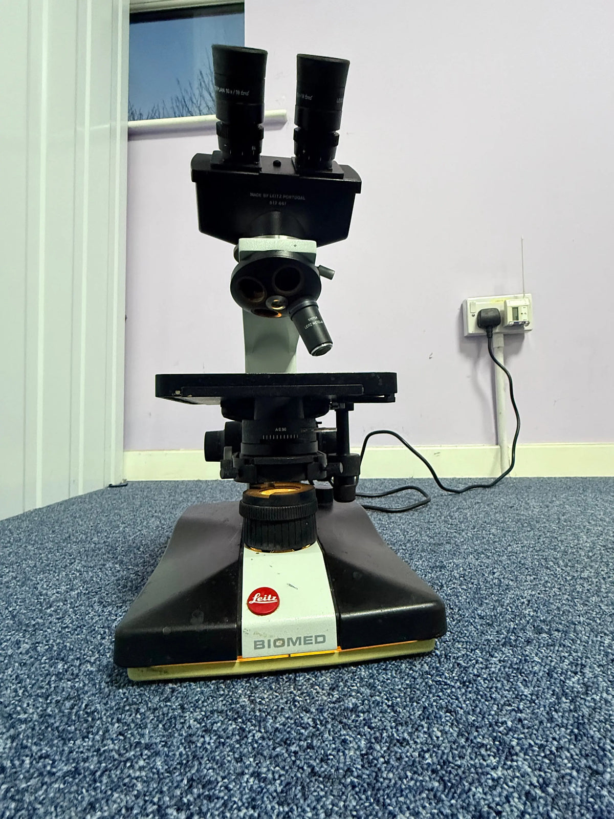 Biomed Leitz Type 020-507.010 Microscope with Accessories SelfiMed UK