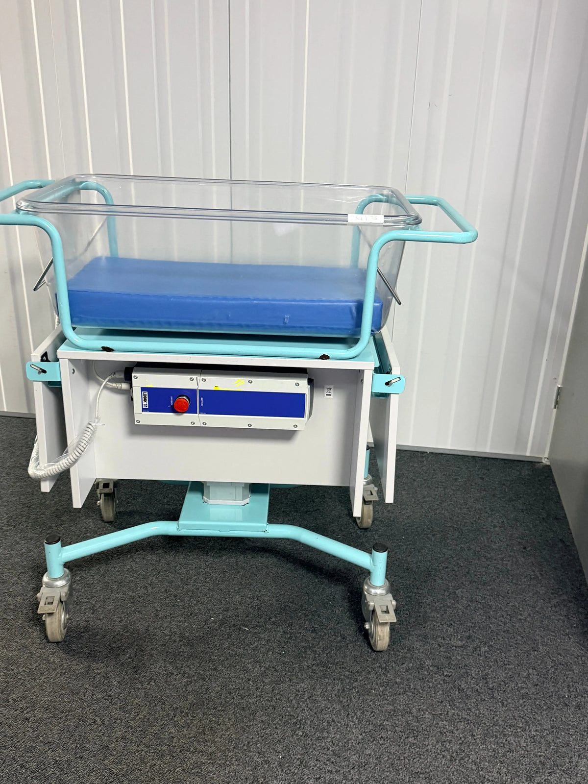 Bristol Maid Electric Baby Cot with Controller, Battery and Mattress - SelfiMed UK