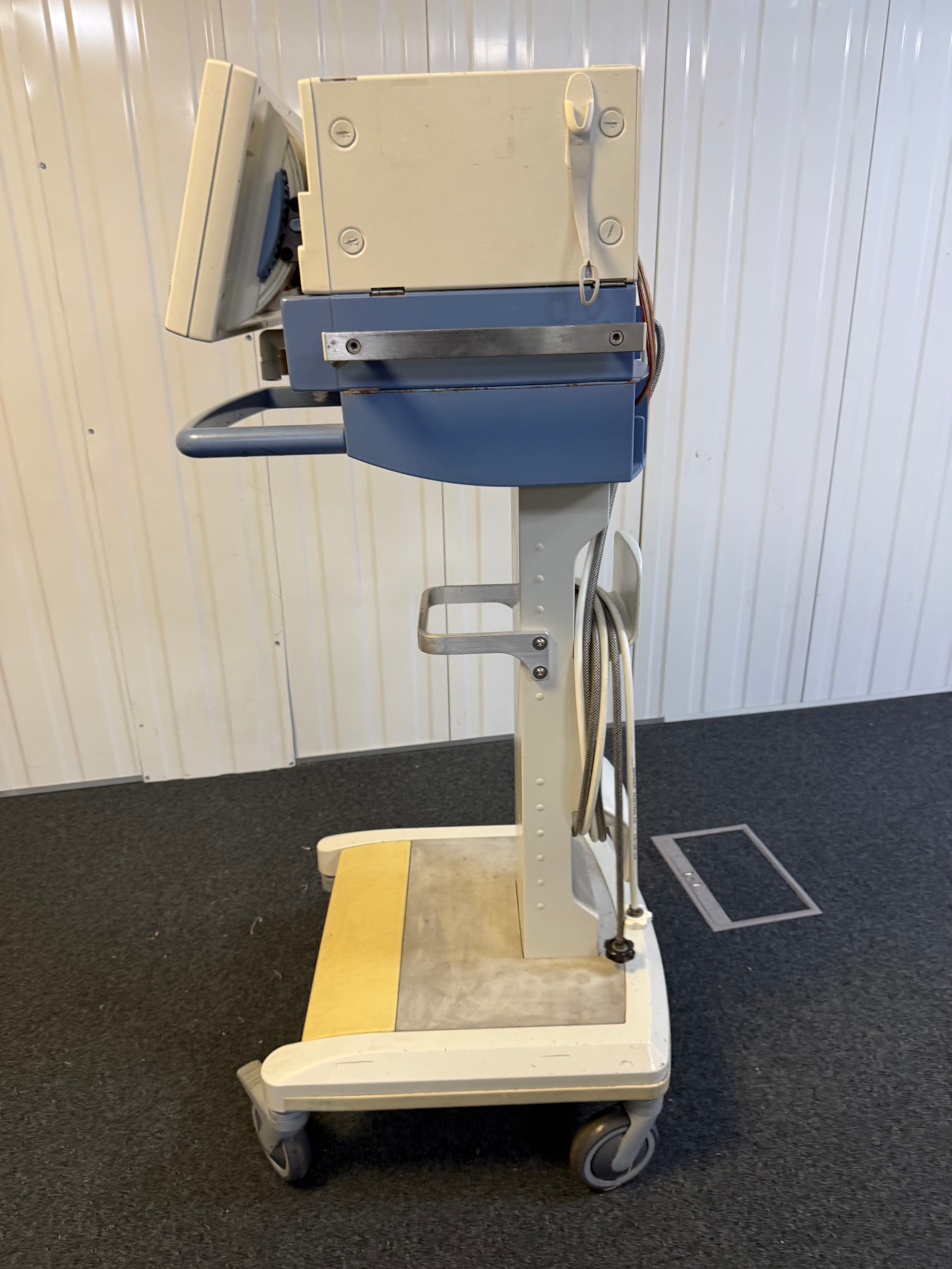 Dräger Evita 4 ventilator available at SelfiMed UK