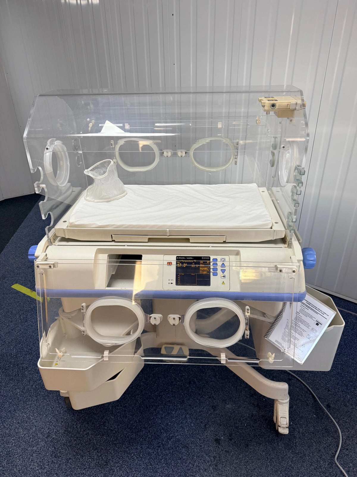 Draeger Air Shields Isolette C2000 Incubator SelfiMed UK